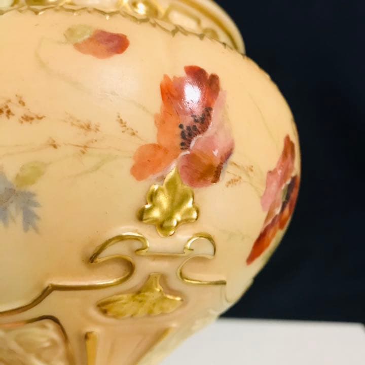 ロイヤルウースター  ブラッシュアイボリー　ポプリポット