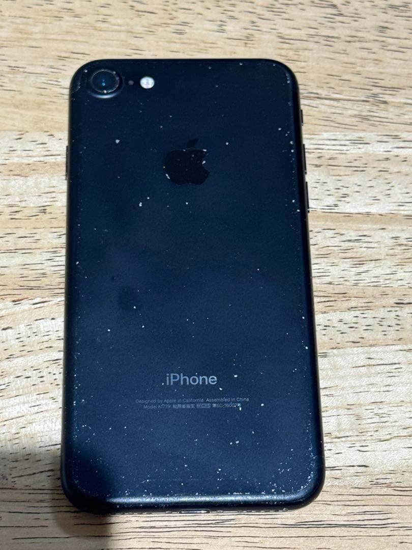 Apple iPhone 7 ブラック　本体　32GB