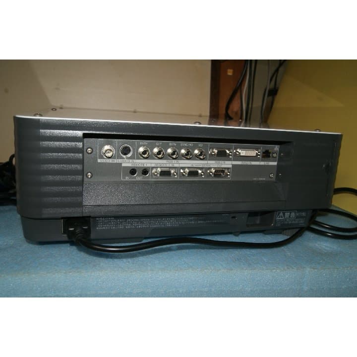 PANASONIC プロジェクター　TH-D5600 ランプ使用295時間