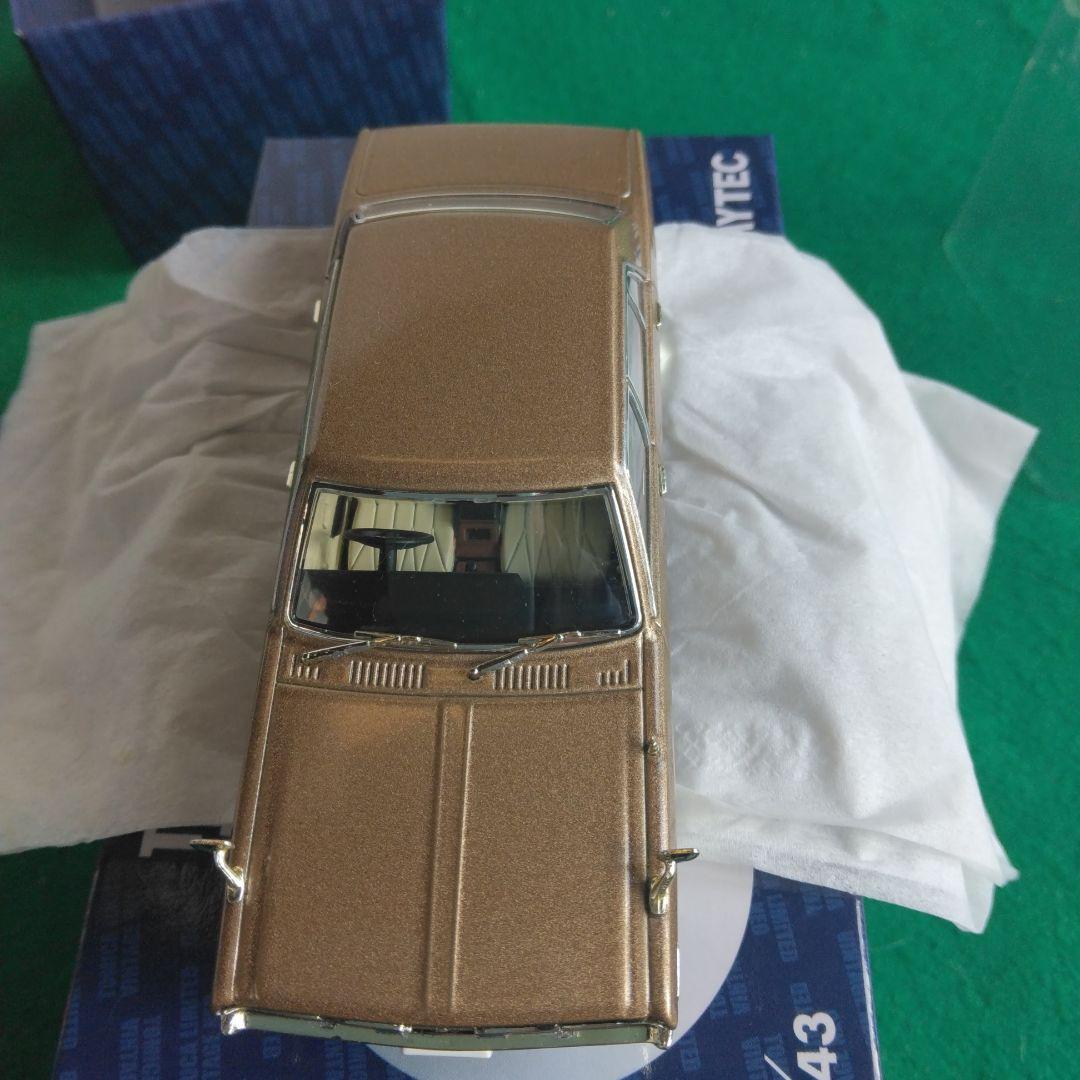 DISM 日産グロリア 2000 トミカリミテッド セドリック2000 1/43