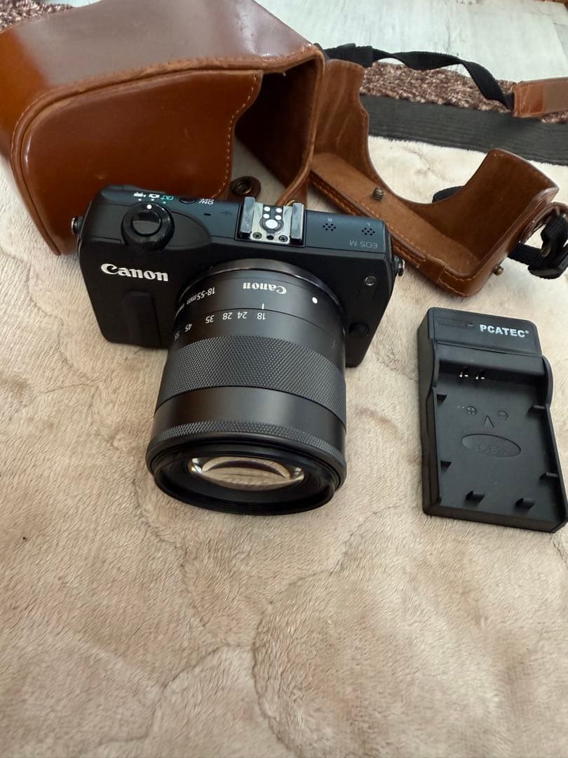 Canon ミラーレス一眼カメラ EOS M レンズキットEF-M18-55mm