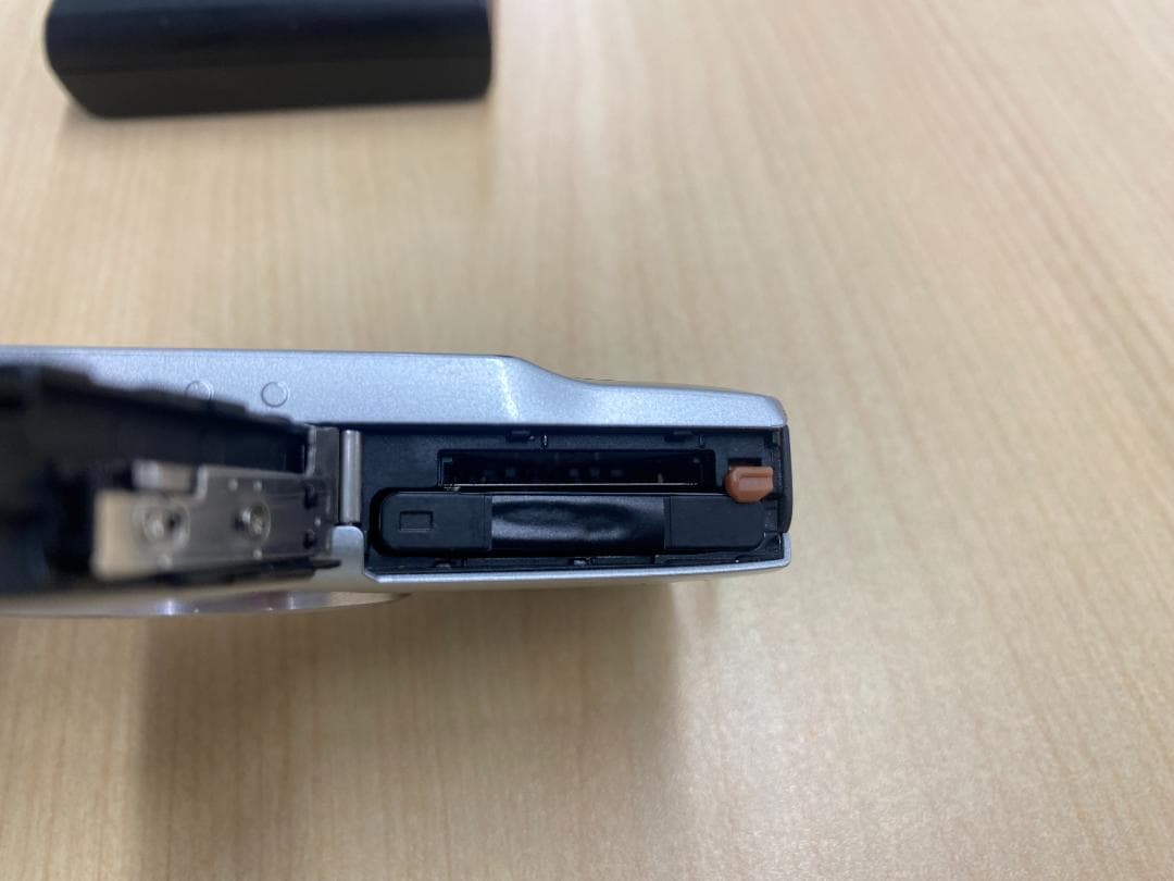 IXY 200　カメラ 【美品・現役稼働中】