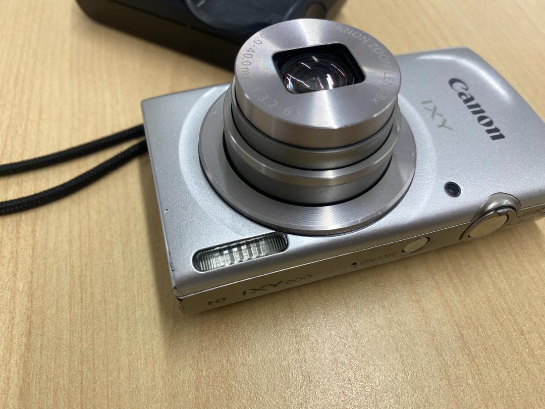 IXY 200　カメラ 【美品・現役稼働中】