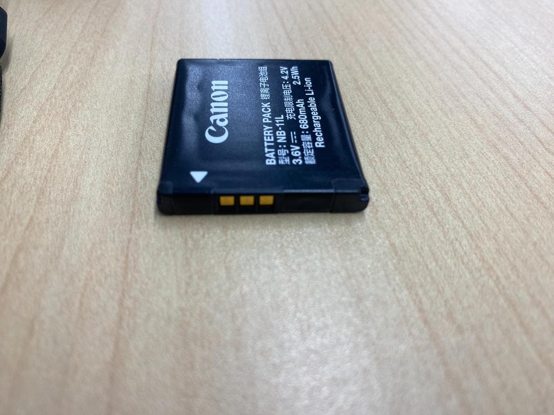 IXY 200　カメラ 【美品・現役稼働中】