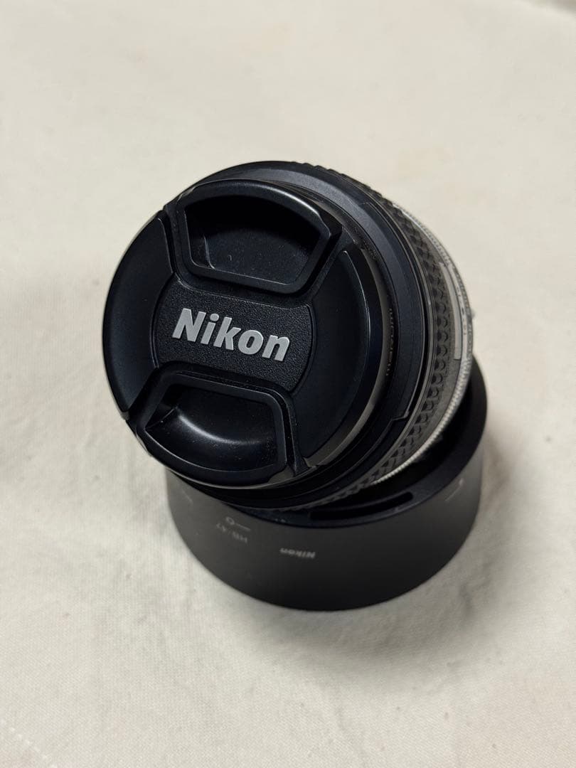 AF-S NIKKOR 50mm f/1.8G ニコン 単焦点レンズ フード付き