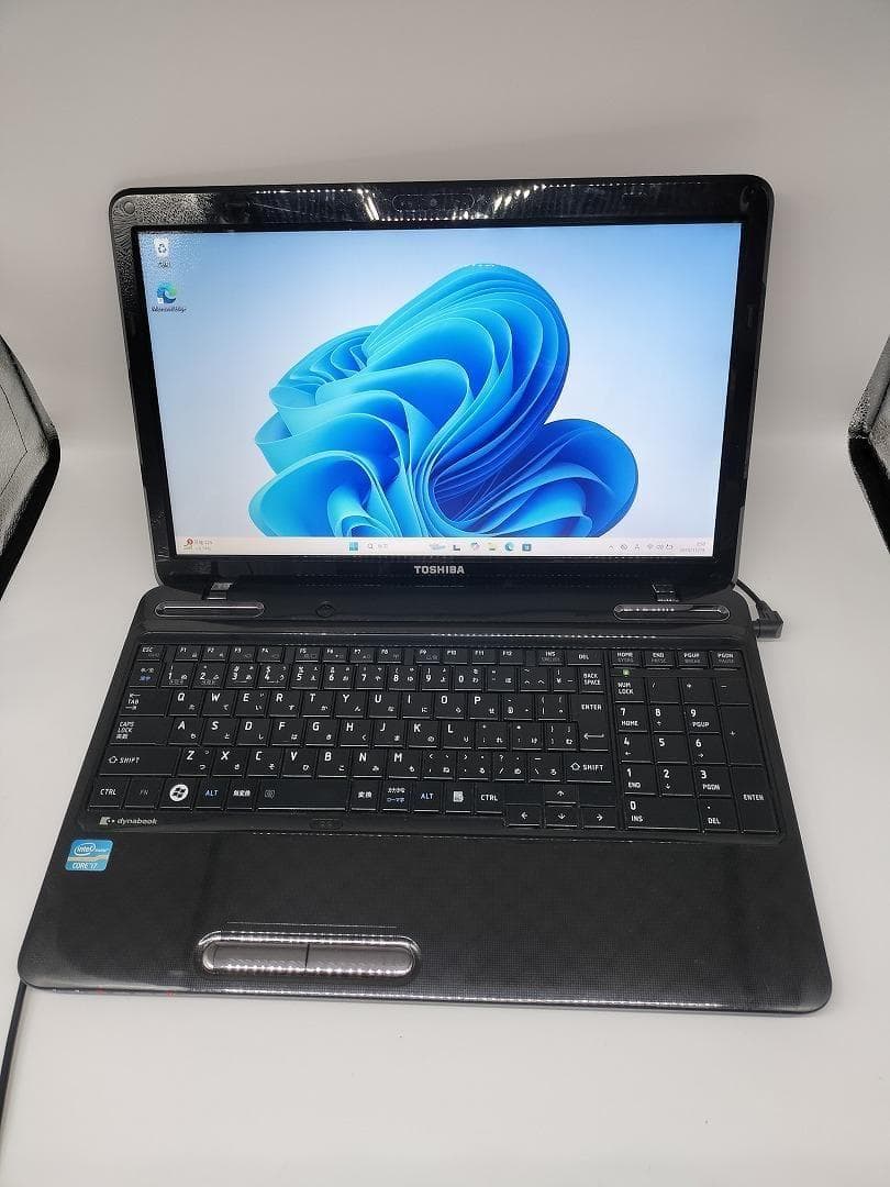 【東芝】爆速 Corei7/新品SSD128GB 15.6 ノートパソコン B7