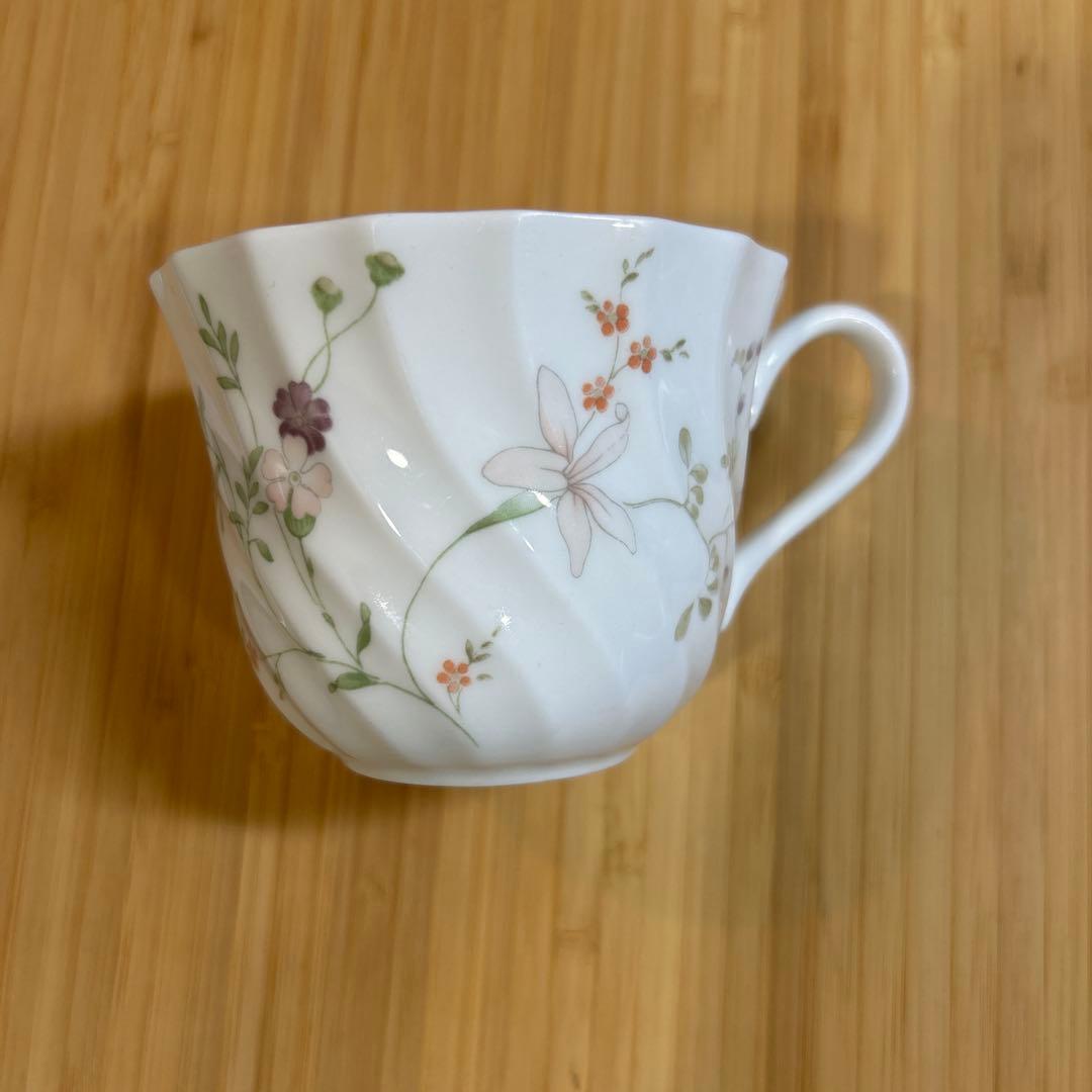 ヴィンテージウェッジウッド　Canpion優しい花柄　カップ＆ソーサー＆プレート