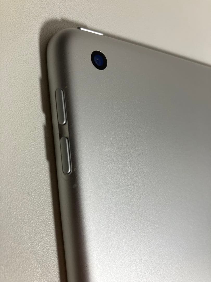 iPad 第8世代 32GB Wi-Fi MYLA2J/A(やや難あり)