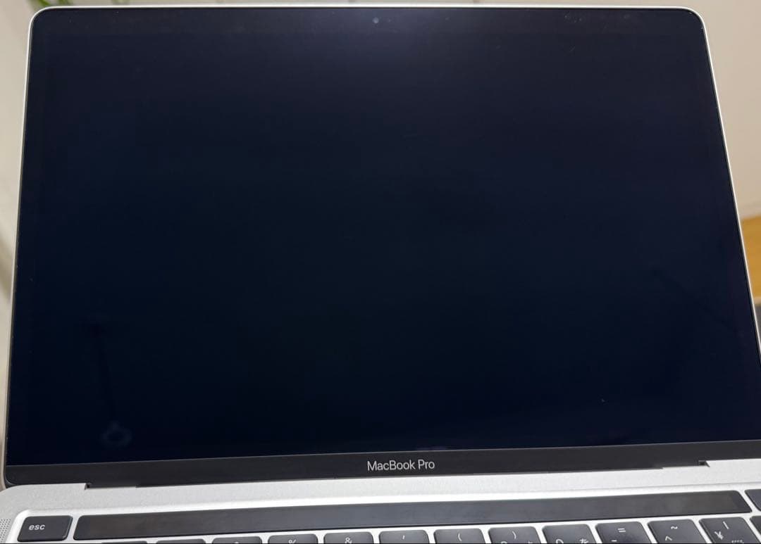 MacBook Pro13 2020 i7 32GB 1TB 充放電123回