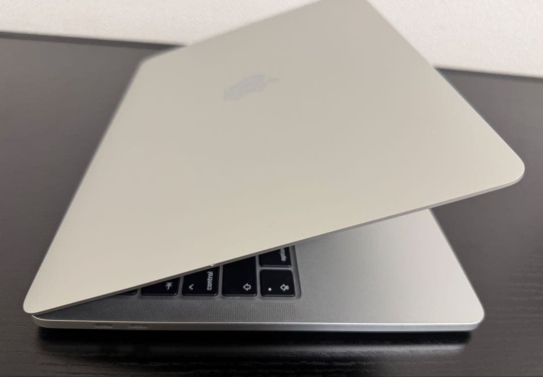 MacBook Pro13 2020 i7 32GB 1TB 充放電123回