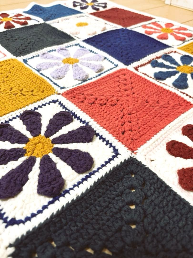 【ハンドメイド】北欧風 立体フラワーモチーフ ブランケット／マルチマット