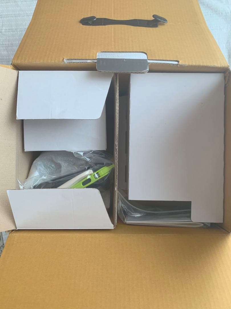 低速搾汁ヒューロムスロージューサー