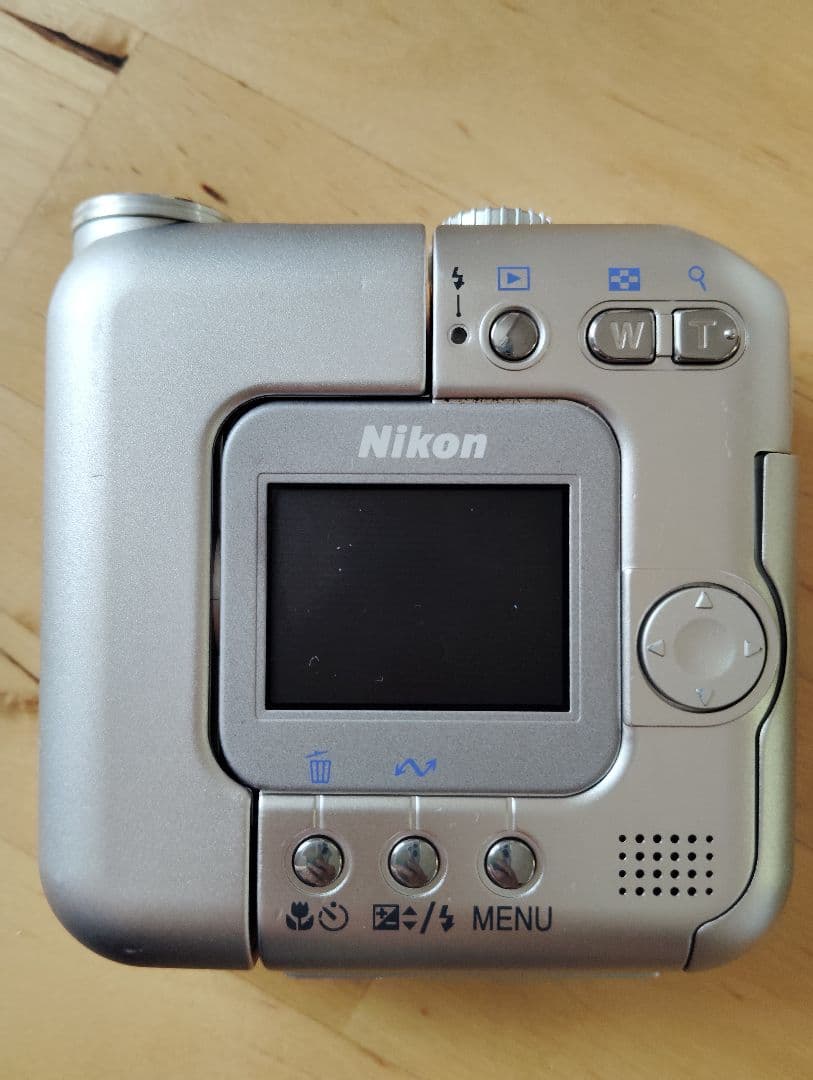 Nikon COOLPIX SQ シルバー
