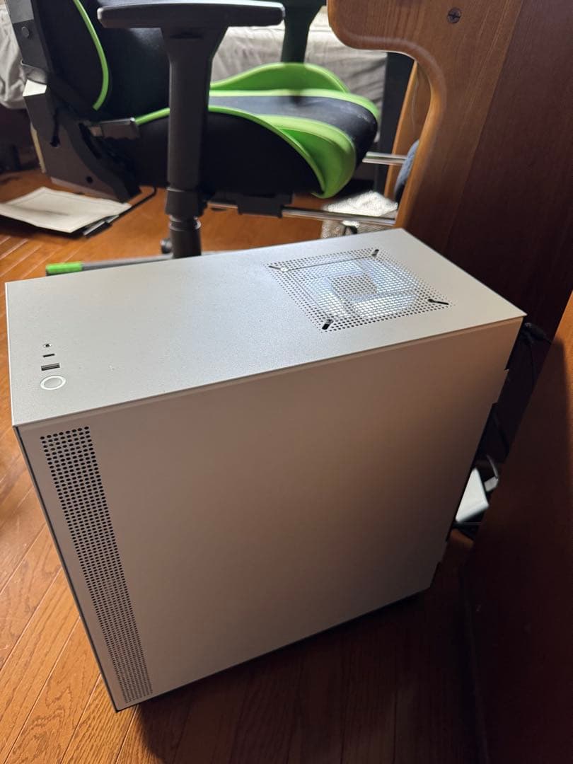 ASUS GeForce GT ホワイト PCケース