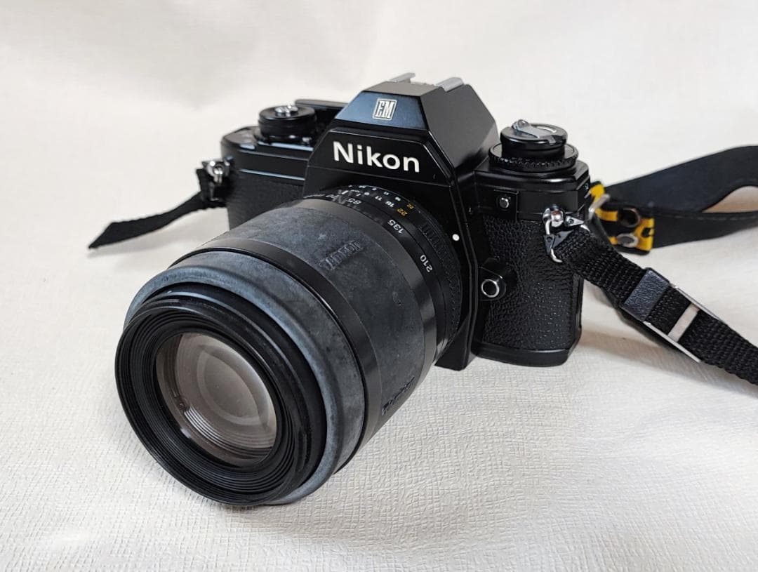 Nikon EM レンズ２本付き　動作品　フィルムカメラ