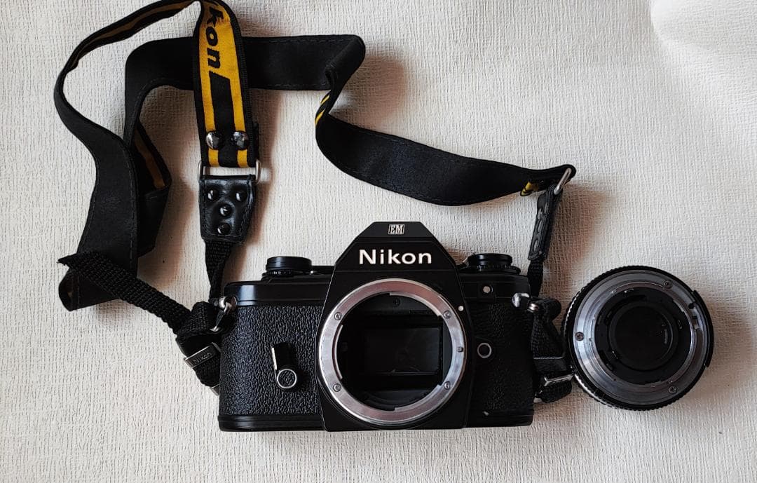 Nikon EM レンズ２本付き　動作品　フィルムカメラ
