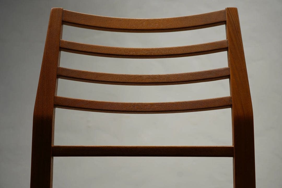 チーク材　ビンテージチェア　良好　北欧　椅子