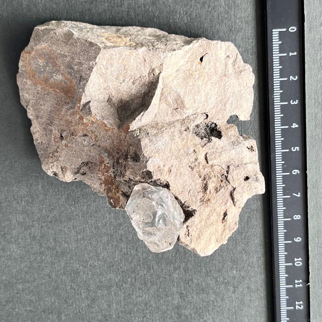 天然石　原石　ハーキマーダイヤモンド　母岩付き　339g パワーストーン