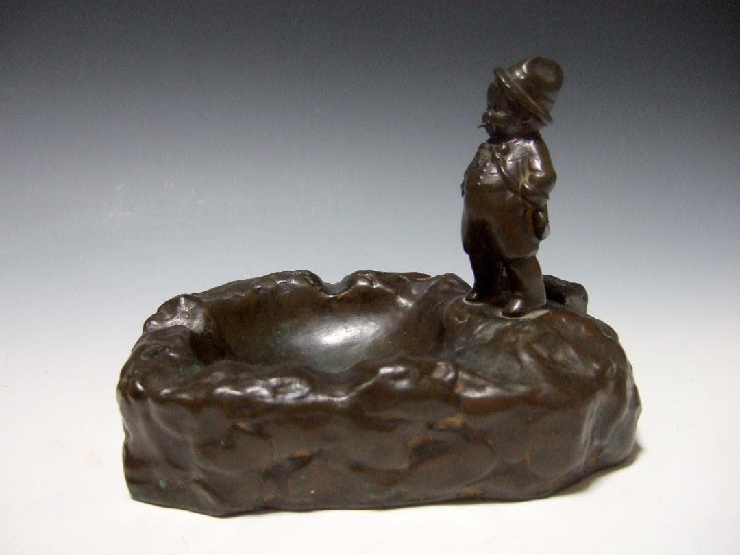 ブロンズ 銅製 灰皿 人形 在銘 / アクセサリー置き 小物置き