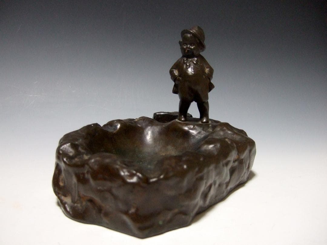 ブロンズ 銅製 灰皿 人形 在銘 / アクセサリー置き 小物置き