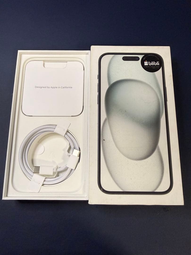 iPhone 15 Plus ブラック 128GB SIMフリー
