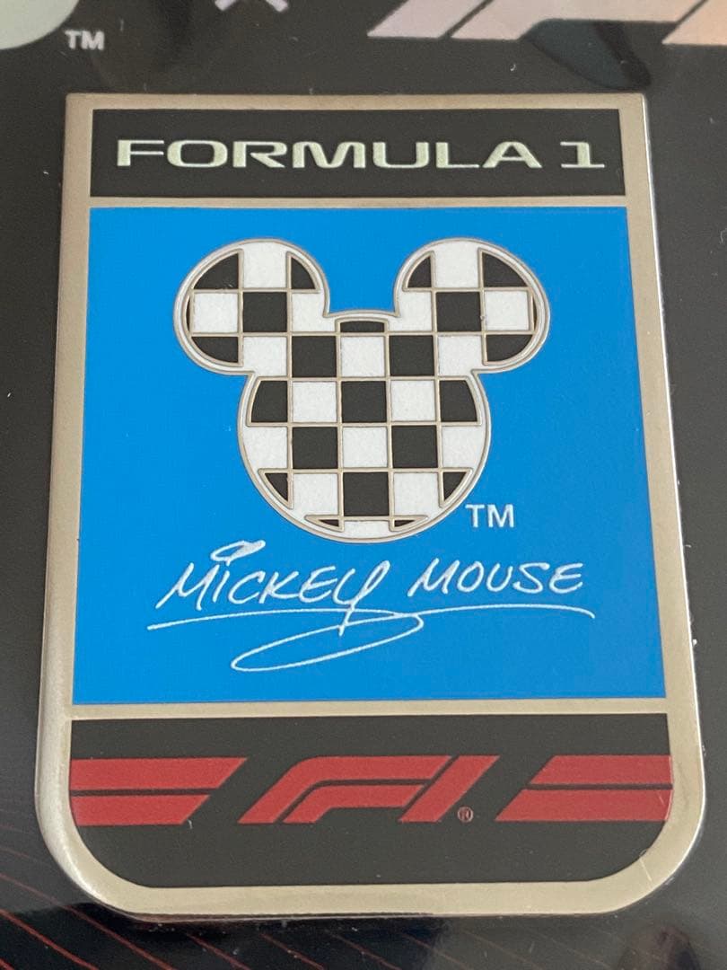 Disney x F1 日本グランプリ2026 ピンバッジ　青