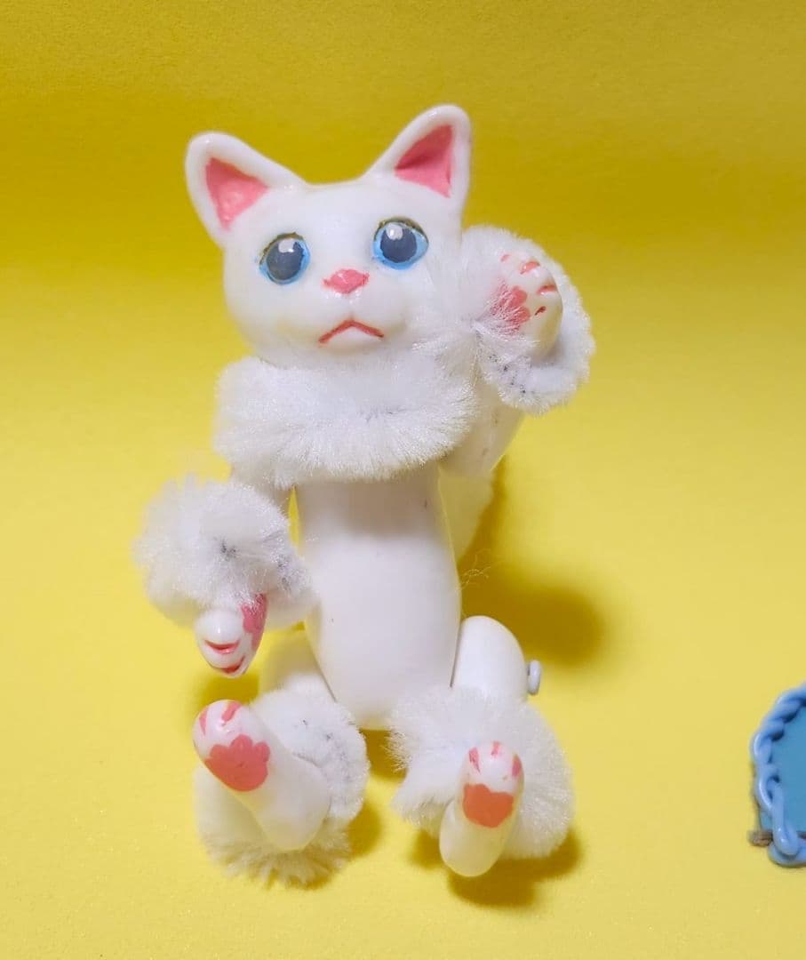 ビスクドール風猫ちゃん人形　ハンドメイド　白猫　ミニョネット　ミニチュア　ドール