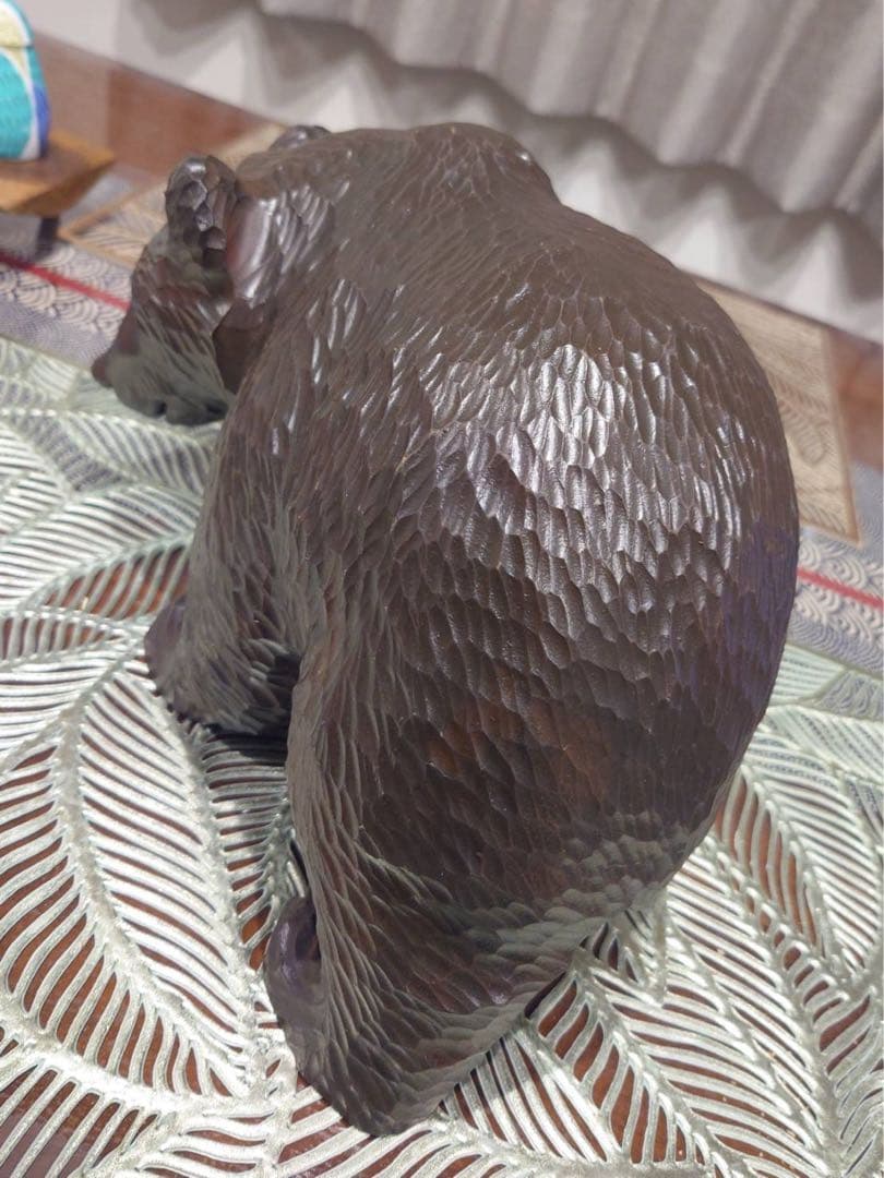★珍品★　優しい顔つきは八雲っぽいが横木取り　北海道　木彫り　這い熊　吉作