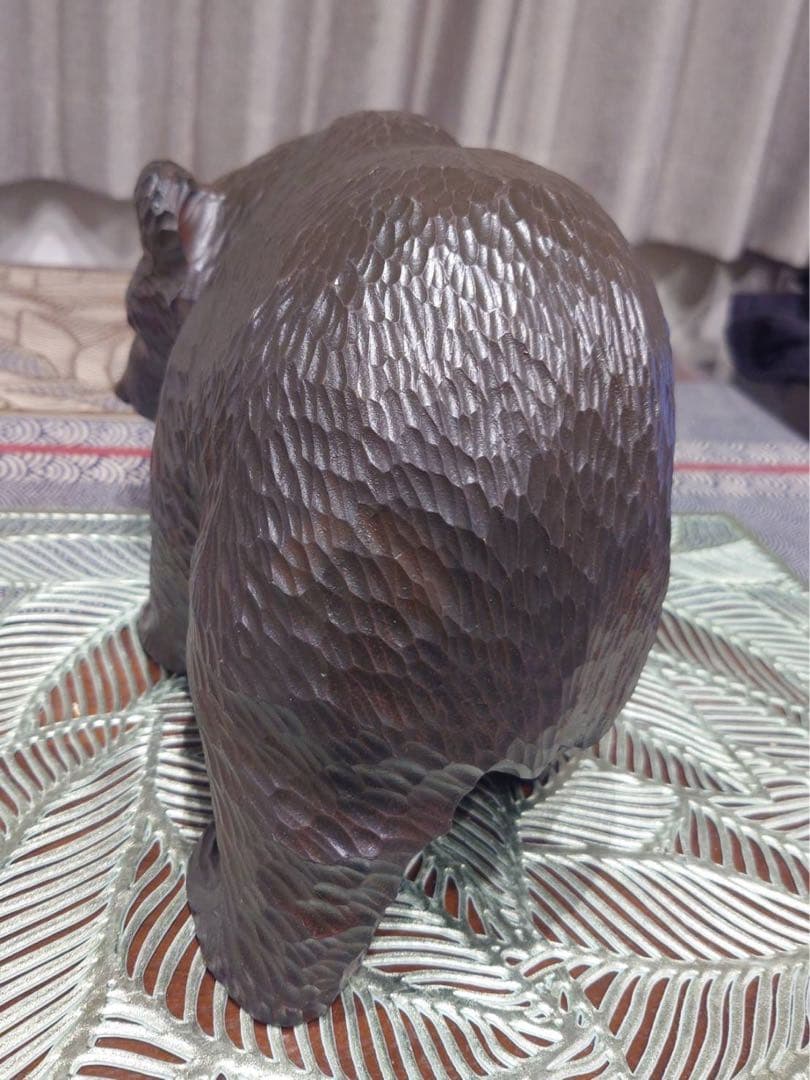 ★珍品★　優しい顔つきは八雲っぽいが横木取り　北海道　木彫り　這い熊　吉作