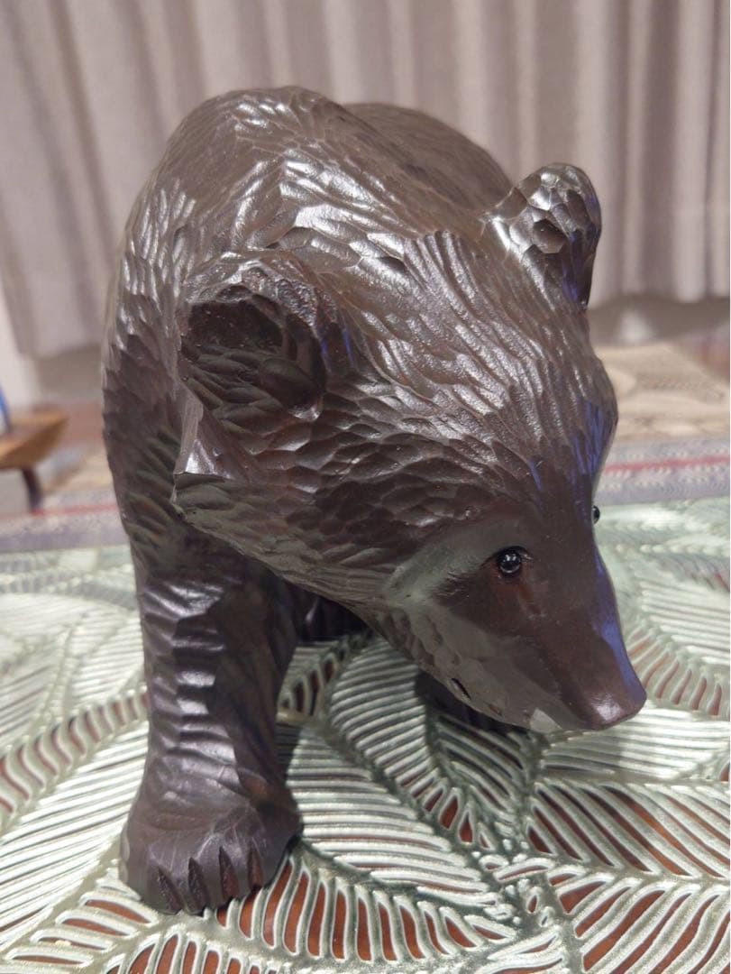 ★珍品★　優しい顔つきは八雲っぽいが横木取り　北海道　木彫り　這い熊　吉作