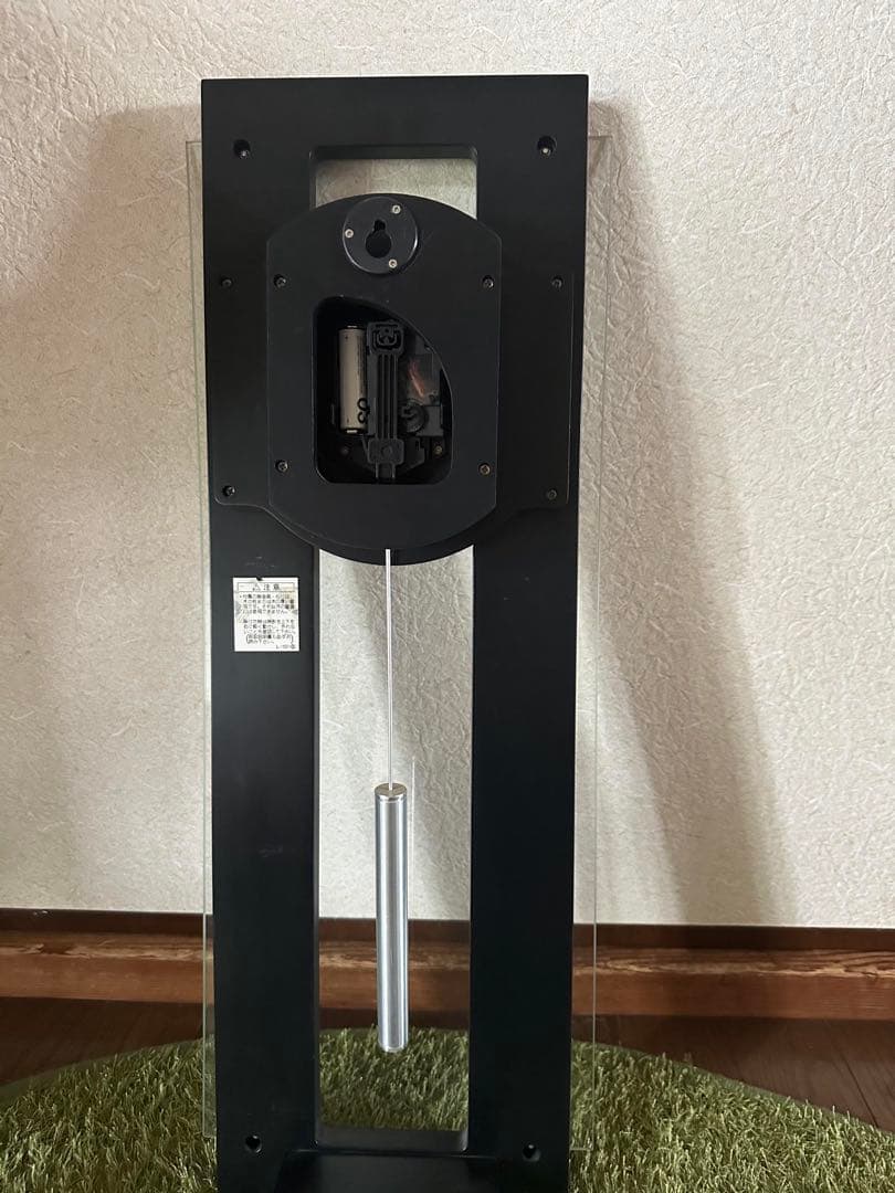 SEIKO モダン掛け時計 ガラス・金属