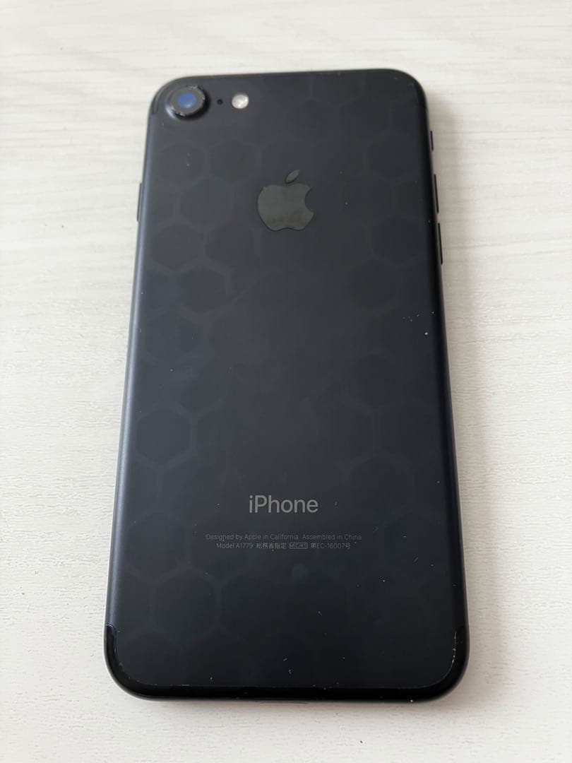 【新品バッテリー交換済】iPhone7 128GB ブラック docomo