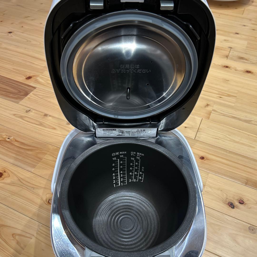 TOSHIBA 東芝　真空圧力IH 炊飯器 RC-18VSV-W 炎匠炊き　一升