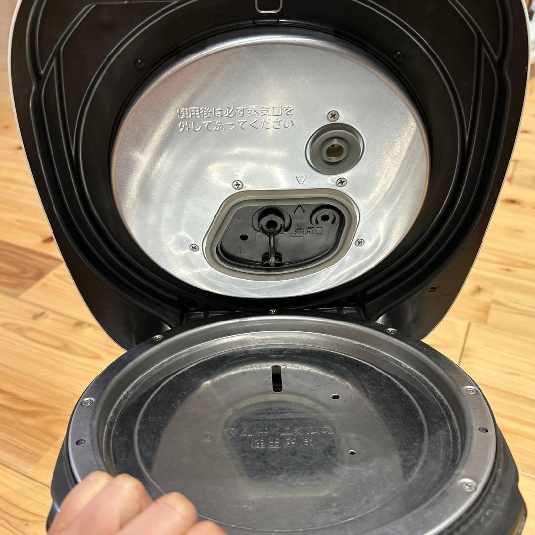 TOSHIBA 東芝　真空圧力IH 炊飯器 RC-18VSV-W 炎匠炊き　一升