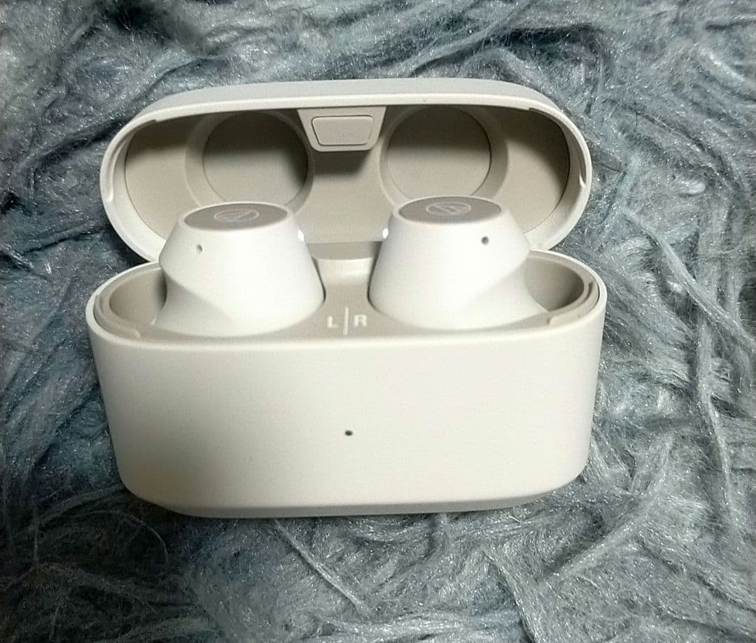 【美品・即日配送】ワイヤレスイヤフォン ホワイトATH-CKS30TW+