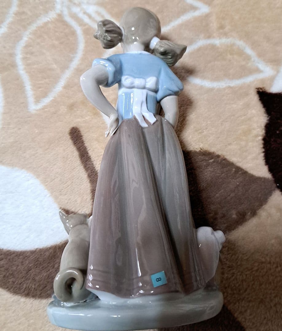 リヤドロLLADRO 「いたずらな仔猫」