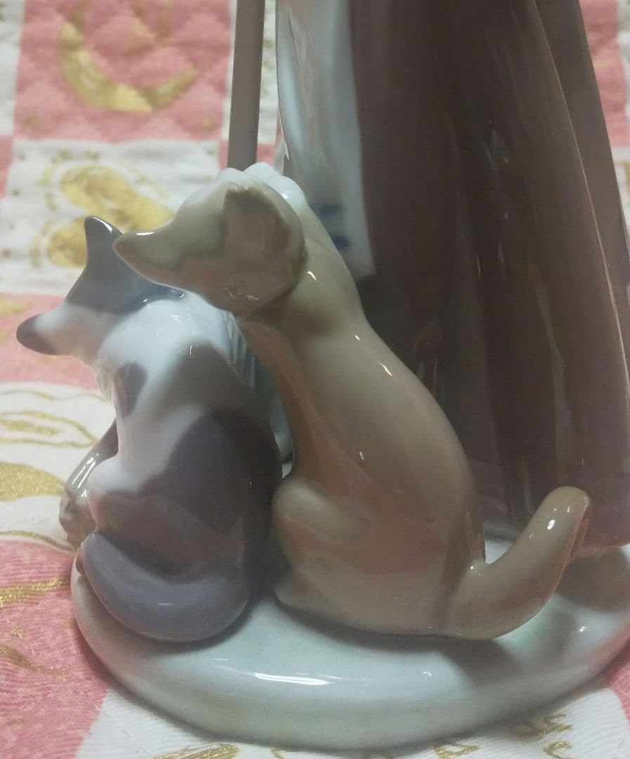 リヤドロLLADRO 「いたずらな仔猫」