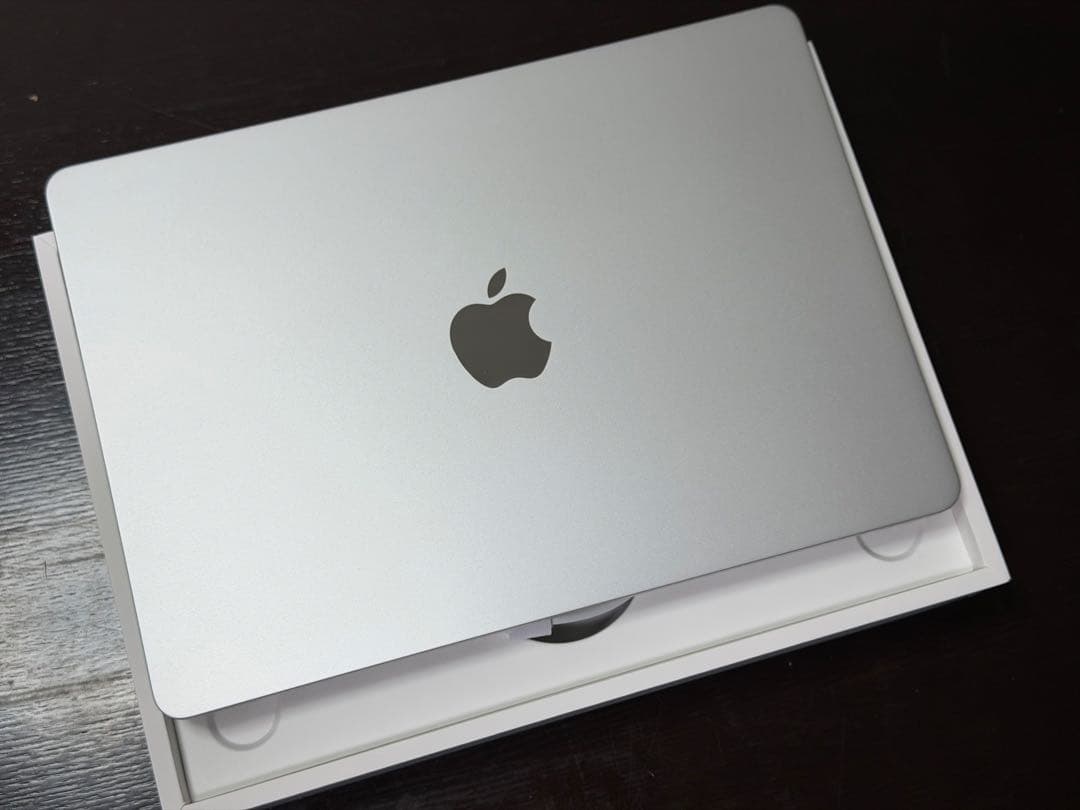 ぐ*み様 【超美品】MacBook Air M4 256GB 16GB オフィス