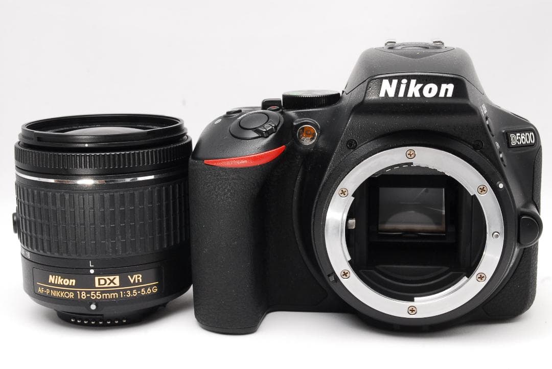 【美品】ニコン Nikon D5600 VR レンズキット S数2765枚