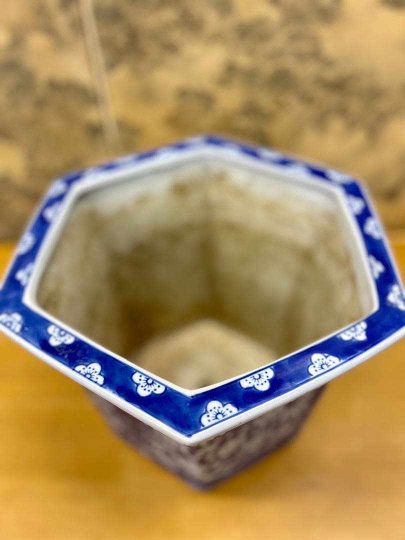 青色八角形植木鉢 花柄