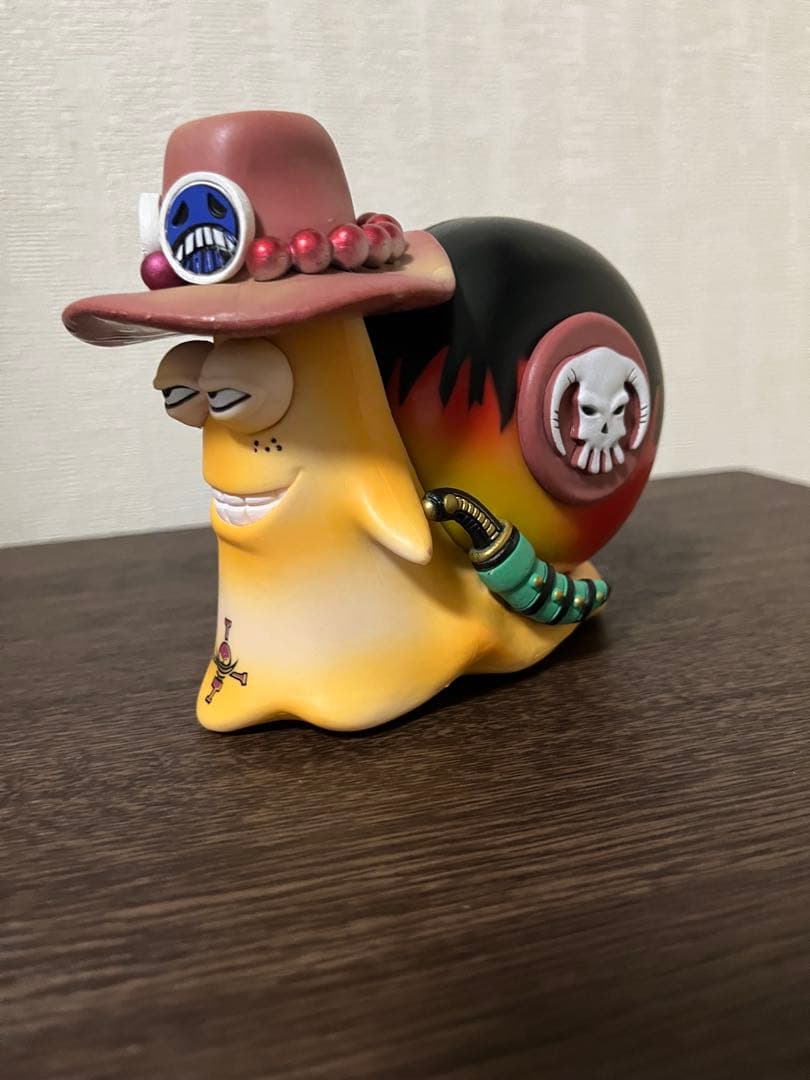 ONE PIECE ワンピース　でんでん虫　電伝虫　ポートガス・D・エース
