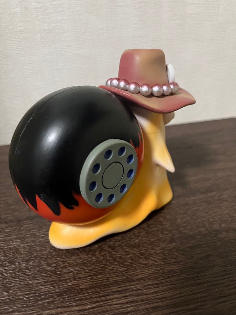 ONE PIECE ワンピース　でんでん虫　電伝虫　ポートガス・D・エース