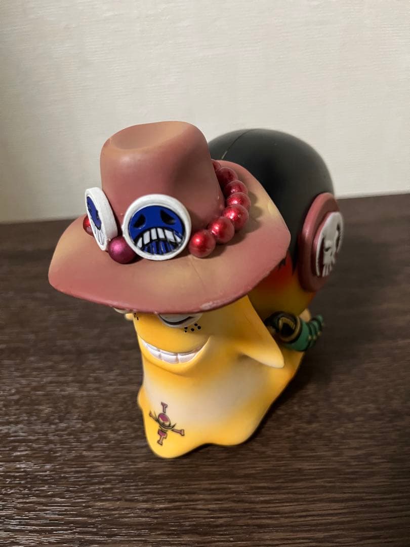 ONE PIECE ワンピース　でんでん虫　電伝虫　ポートガス・D・エース