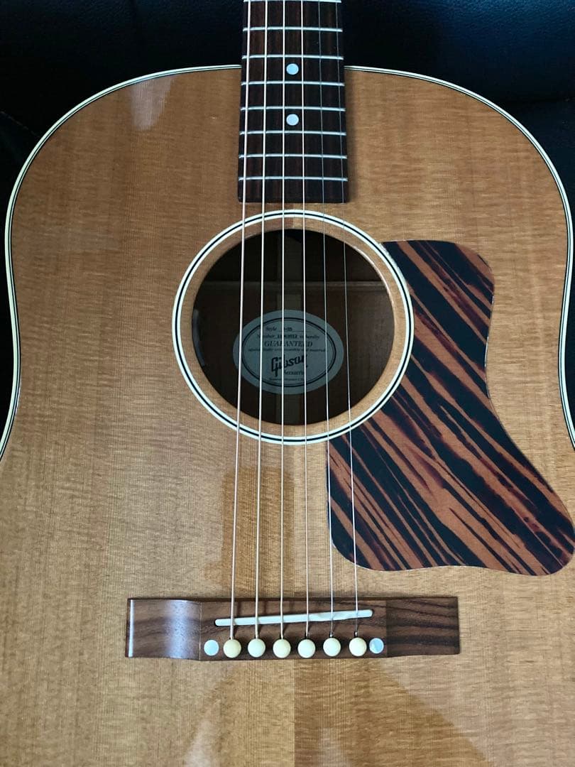 Gibson J-35 2013年 マンスリーリミテッドモデル