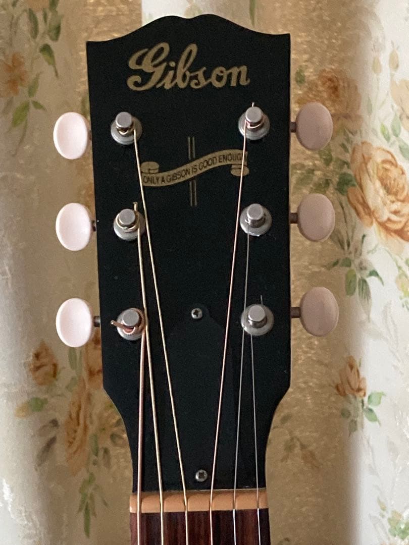 Gibson J-35 2013年 マンスリーリミテッドモデル