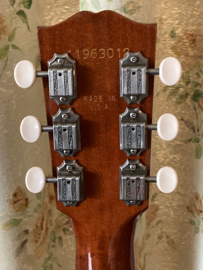 Gibson J-35 2013年 マンスリーリミテッドモデル