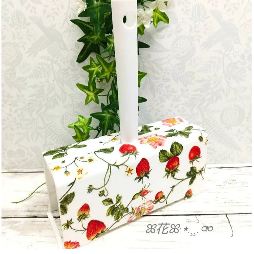 デコパージュꔛ‬ꕤ カーペットローラー♡インテリア雑貨♡苺♡リメイク