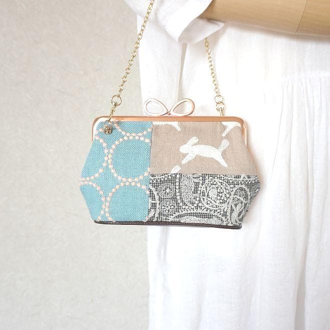 ①持ち手ベージュミナペルホネンファブリックパッチポシェット