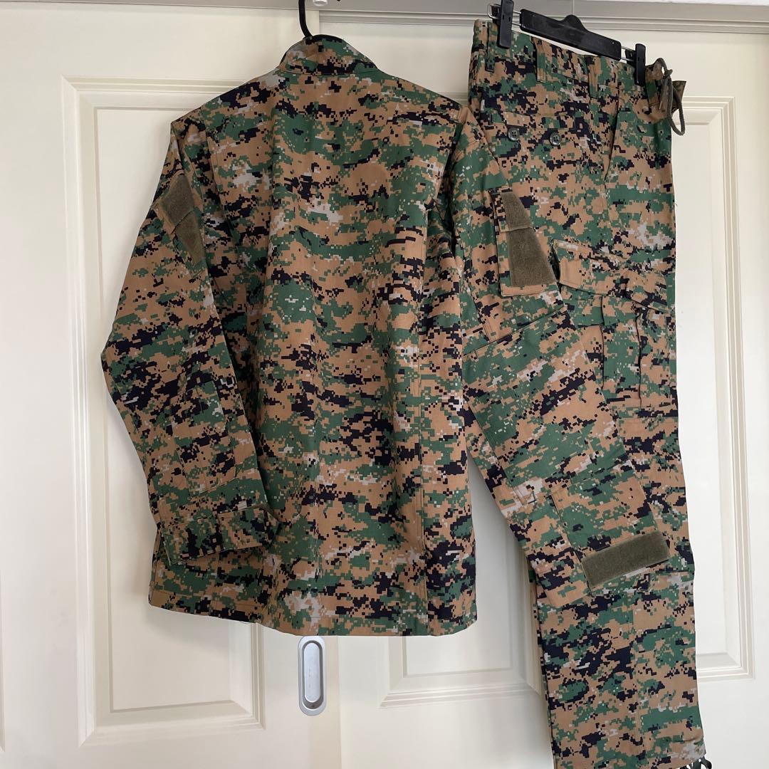 迷彩服セット（カモフラージュ）　中国　人民解放軍　帽子付き　サバゲー　林地迷彩