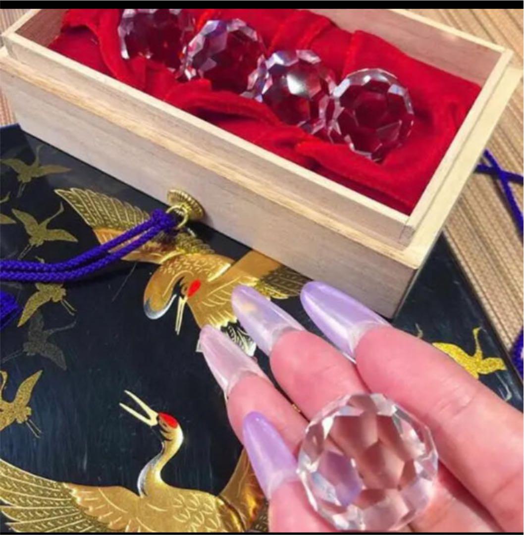 山梨県産　天然水晶　バッキーボール水晶　日本の職人による精密カット